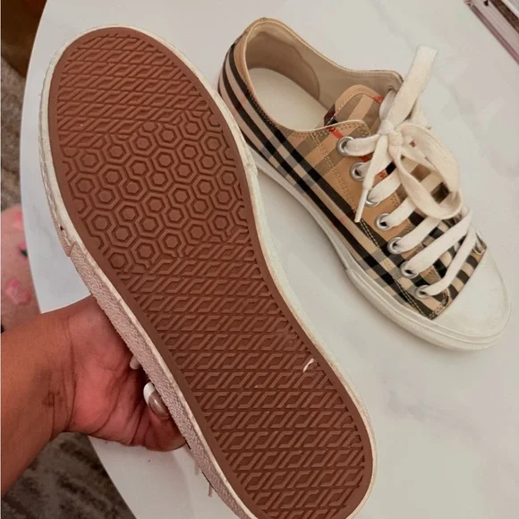 Burberry Beige Classic Check Low-Top Sneakers with White Laces - Picture 3 of 3